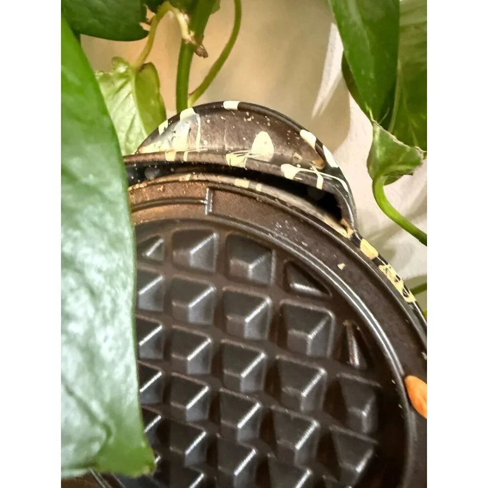 DASH mini skull waffle maker